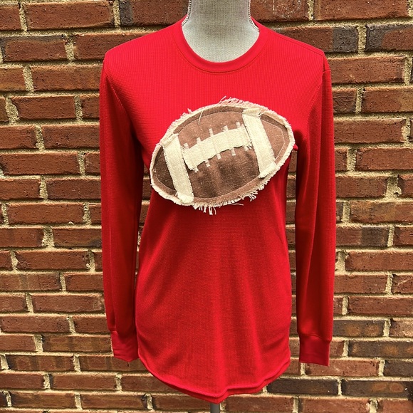 Lost Petal Linens Red Football Appliqué Long Sleeve Thermal Tshirt. Size Small - Picture 1 of 3